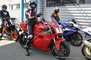 ducati 996 en circuito tt en el curso CRT