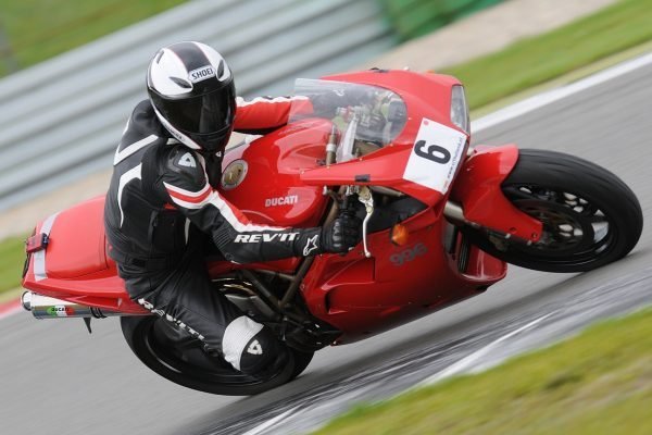 Jan met ducati 996 plat door de bocht