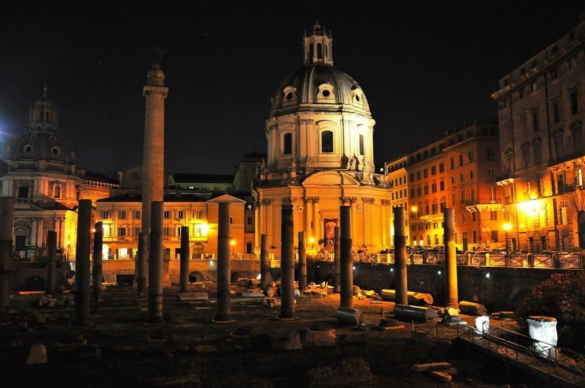 roma forum romanum noche